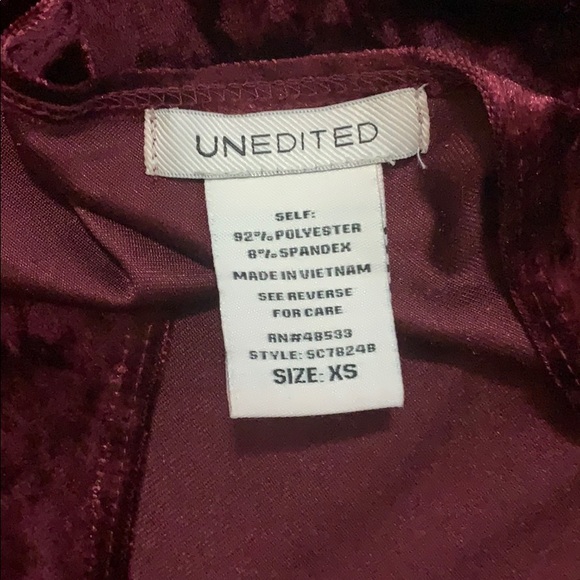 Crushed red velvet fitted dress - Picture 3 of 4